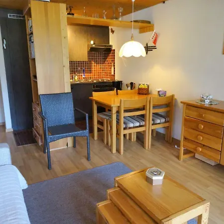 Aragon L70 Apartman Ernen